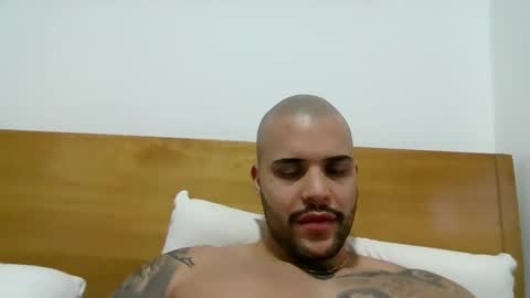 Snapshot of medellindrak chatting on January 14, 2025, 11:27 pm filippoae online show from January 14, 2025, 11:27 pm