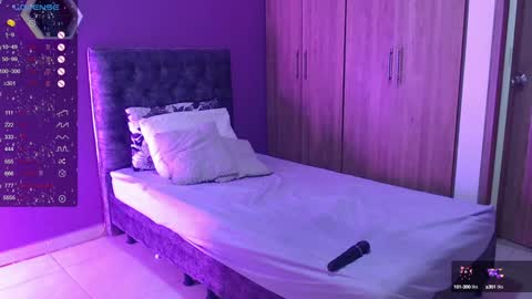 medelyn  Instagram mady evans13 online show from December 4, 2024, 8:51 pm