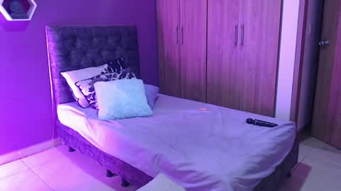 medelyn  Instagram mady evans13 online show from January 31, 2025, 11:03 pm