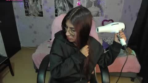 Snapshot of medussa_kat chatting on November 12, 2025, 4:46 am Katrina online show from November 12, 2025, 4:46 am