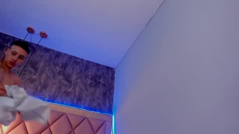 Snapshot of megan_and_clohe chatting on February 12, 2025, 10:48 pm M E G A N online show from February 12, 2025, 10:48 pm