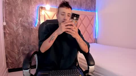 Snapshot of megan_and_clohe chatting on February 26, 2025, 7:05 pm M E G A N online show from February 26, 2025, 7:05 pm