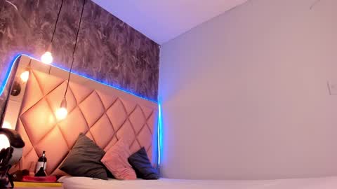 Snapshot of megan_and_clohe chatting on February 27, 2025, 7:04 pm M E G A N online show from February 27, 2025, 7:04 pm