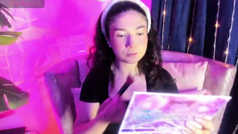     online show from April 17, 2026, 1:47 pm