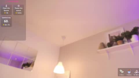 Snapshot of megan_dh chatting on October 8, 2025, 8:28 pm Megan online show from October 8, 2025, 8:28 pm