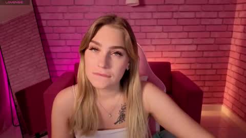 Snapshot of megan_gonzalezzz chatting on June 2, 2026, 12:45 am megan_gonzalezzz online show from June 2, 2026, 12:45 am
