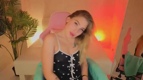 Snapshot of megan_gonzalezzz chatting on June 3, 2026, 1:08 am megan_gonzalezzz online show from June 3, 2026, 1:08 am