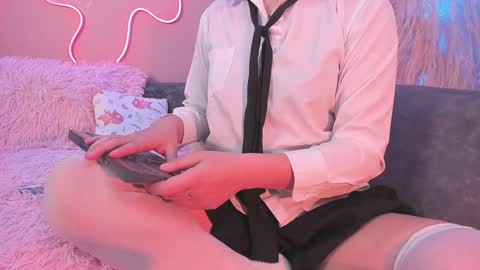 Snapshot of megan_moore__ chatting on December 12, 2024, 4:32 pm online show from December 12, 2024, 4:32 pm