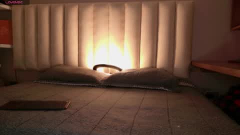     online show from October 16, 2025, 12:06 pm