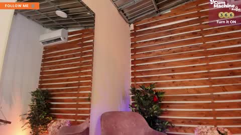 Snapshot of megan_raiin chatting on February 20, 2025, 9:11 am megan_raiin online show from February 20, 2025, 9:11 am