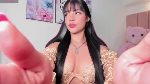 Snapshot of megan_sofiaa_ chatting on February 4, 2026, 12:00 pm Megan online show from February 4, 2026, 12:00 pm