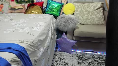 Nicki--------- Welcome to my Room online show from January 6, 2025, 8:03 am