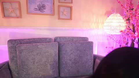 Megan Lowell online show from February 4, 2026, 7:31 pm