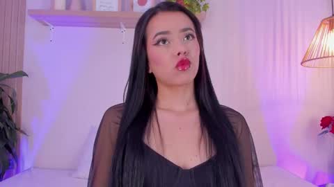 Snapshot of meganritz_ chatting on October 19, 2025, 3:40 am Meganritz online show from October 19, 2025, 3:40 am