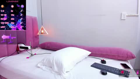 Snapshot of megansaenz_1 chatting on September 25, 2025, 7:28 pm Megan online show from September 25, 2025, 7:28 pm