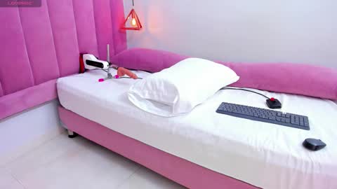 Snapshot of megansaenz_1 chatting on October 4, 2025, 8:18 pm Megan online show from October 4, 2025, 8:18 pm