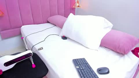 Snapshot of megansaenz_1 chatting on October 27, 2025, 8:13 pm Megan online show from October 27, 2025, 8:13 pm