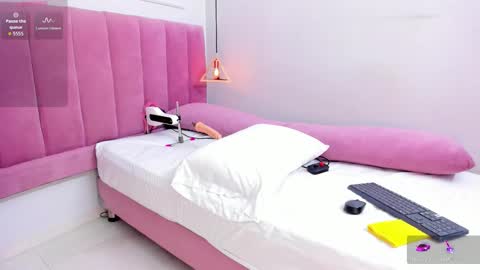 Snapshot of megansaenz_1 chatting on October 29, 2025, 9:27 pm Megan online show from October 29, 2025, 9:27 pm