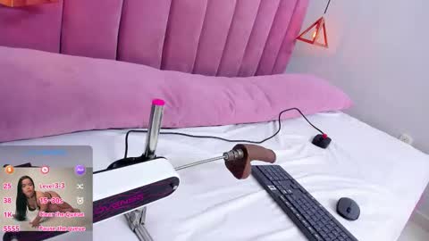 Megan  online show from December 17, 2025, 7:53 pm