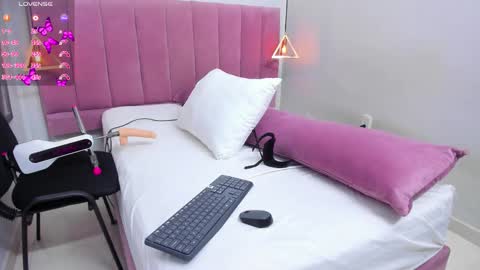 Megan  online show from February 20, 2026, 7:36 pm