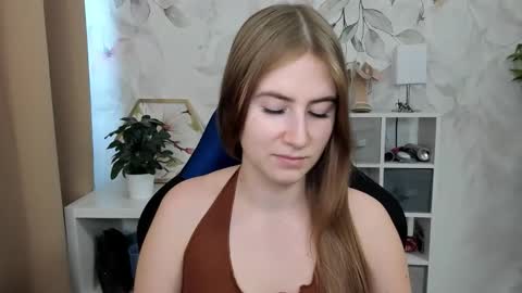 Snapshot of meganx_candy chatting on October 12, 2025, 11:09 am Megan online show from October 12, 2025, 11:09 am