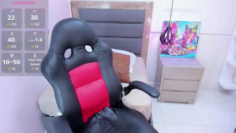 M E G A N  online show from October 24, 2025, 12:34 pm