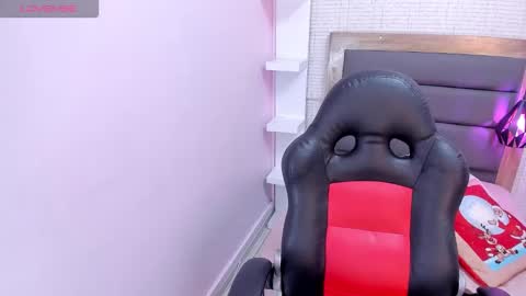 M E G A N  online show from December 19, 2025, 3:02 am