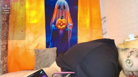 megganfoxy online show from October 20, 2025, 2:01 am