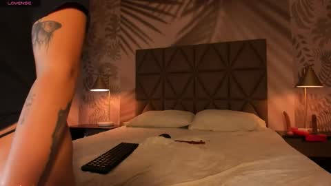 MEGGY MAE online show from March 26, 2026, 12:00 pm