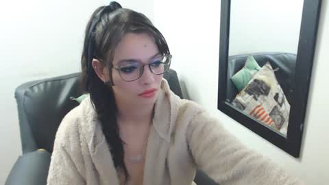 Snapshot of meghan_cherrys chatting on February 5, 2025, 6:24 am meghan online show from February 5, 2025, 6:24 am