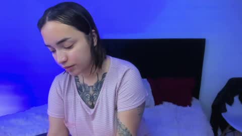 Snapshot of meily_oficial chatting on May 11, 2026, 11:13 pm IG soymeily oficial online show from May 11, 2026, 11:13 pm
