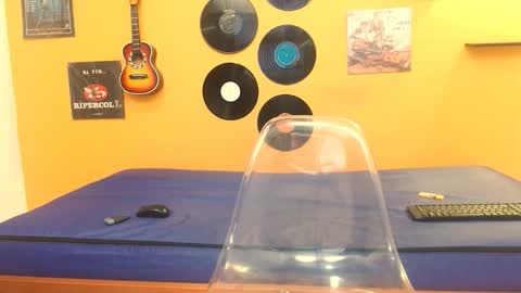 MEIS online show from September 22, 2025, 2:24 am