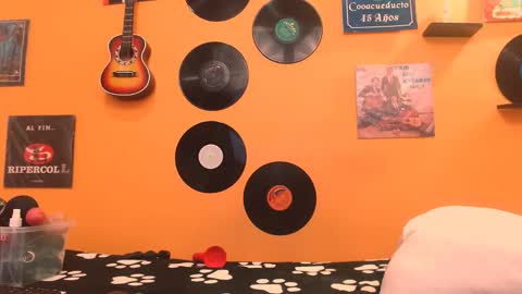 MEIS online show from November 25, 2025, 1:49 am