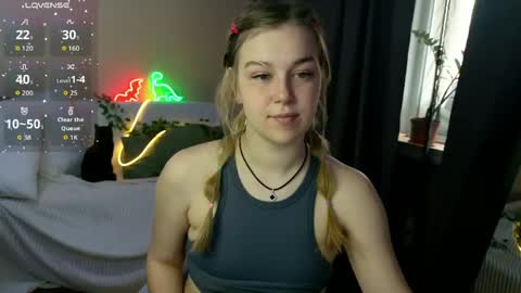 Snapshot of mel_nelson chatting on May 18, 2026, 10:10 am Mel online show from May 18, 2026, 10:10 am