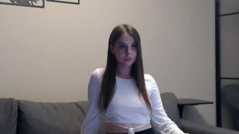 meladams online show from September 21, 2025, 7:59 pm