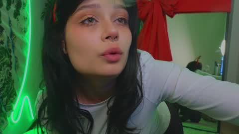 Snapshot of melan1e_ chatting on December 25, 2024, 12:05 am mel online show from December 25, 2024, 12:05 am
