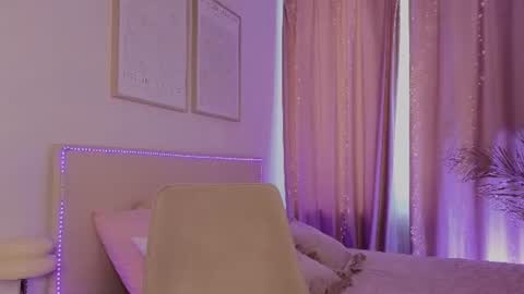 Snapshot of melan1e_ chatting on July 16, 2026, 2:45 pm mel online show from July 16, 2026, 2:45 pm