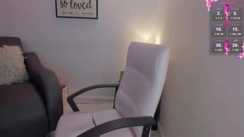 Snapshot of melan_owen chatting on November 10, 2025, 11:09 am melan_owen online show from November 10, 2025, 11:09 am