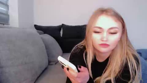 Snapshot of melani_a chatting on March 28, 2026, 4:50 pm Melania online show from March 28, 2026, 4:50 pm