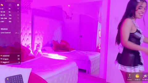 Snapshot of melanie_bianco chatting on October 28, 2025, 4:49 am Melanie online show from October 28, 2025, 4:49 am