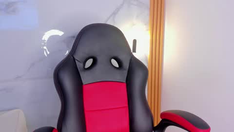 Snapshot of melanie_bonelli chatting on October 16, 2025, 8:10 pm Melanie Bonelli online show from October 16, 2025, 8:10 pm