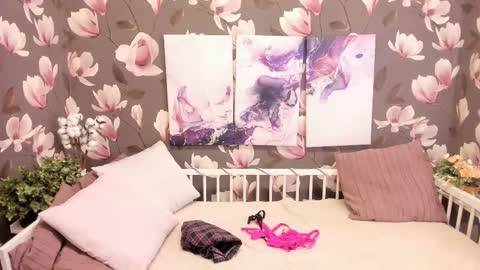 Melanie online show from October 12, 2025, 10:03 am