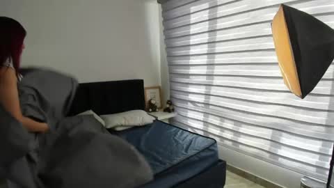 Melanie roux  online show from May 28, 2026, 12:24 pm