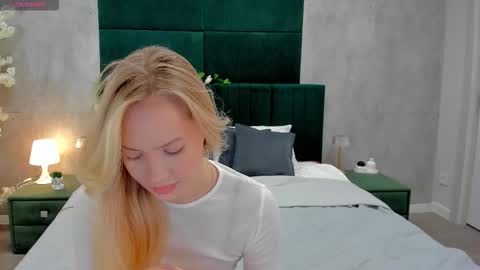 Melanie online show from November 20, 2025, 1:06 am