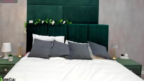 Melanie online show from November 21, 2025, 1:15 am