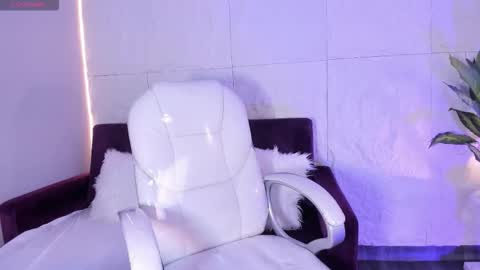 Snapshot of melanieklaus chatting on January 17, 2026, 12:10 pm Melanie online show from January 17, 2026, 12:10 pm