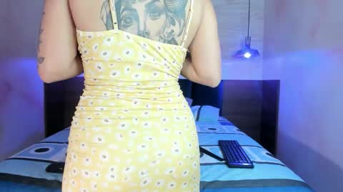 Snapshot of melanieroux chatting on September 12, 2025, 11:32 am Melanie Roux online show from September 12, 2025, 11:32 am