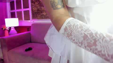 Snapshot of melanieroux chatting on October 6, 2025, 7:44 pm Melanie Roux online show from October 6, 2025, 7:44 pm