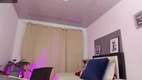 melaniie_roussel online show from January 25, 2025, 12:27 am