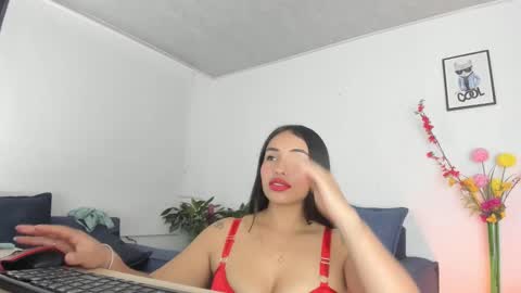 melaniie_roussel online show from September 15, 2025, 12:32 am
